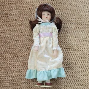Russ Berrie- Vintage Months to Remember Porcelain Collectible Doll - April - GUC